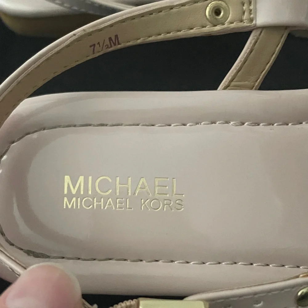 Michael Kors Blush Sandals with Gold Emblem - Picture 2 of 12